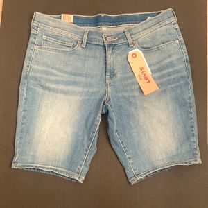 Levi’s NWT Size 31 Bermuda Short